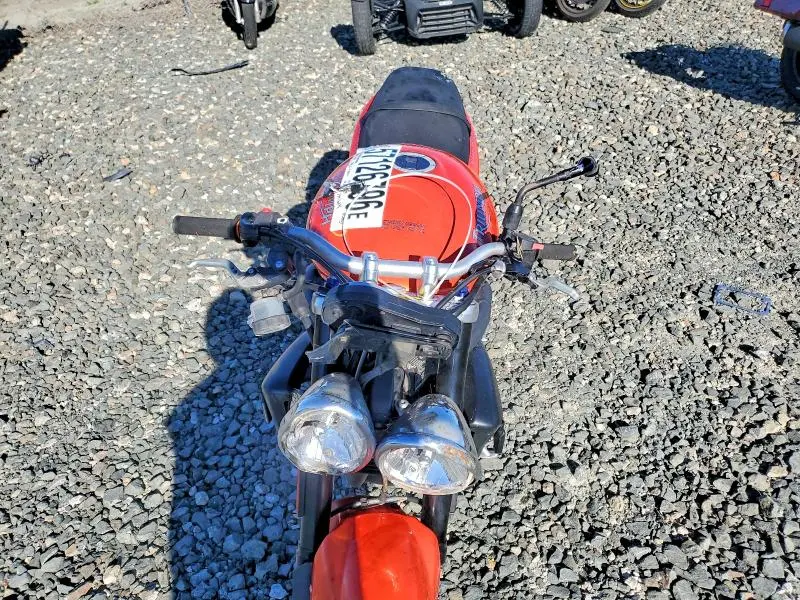 TRIUMPH SPEEDTRIPL 2008