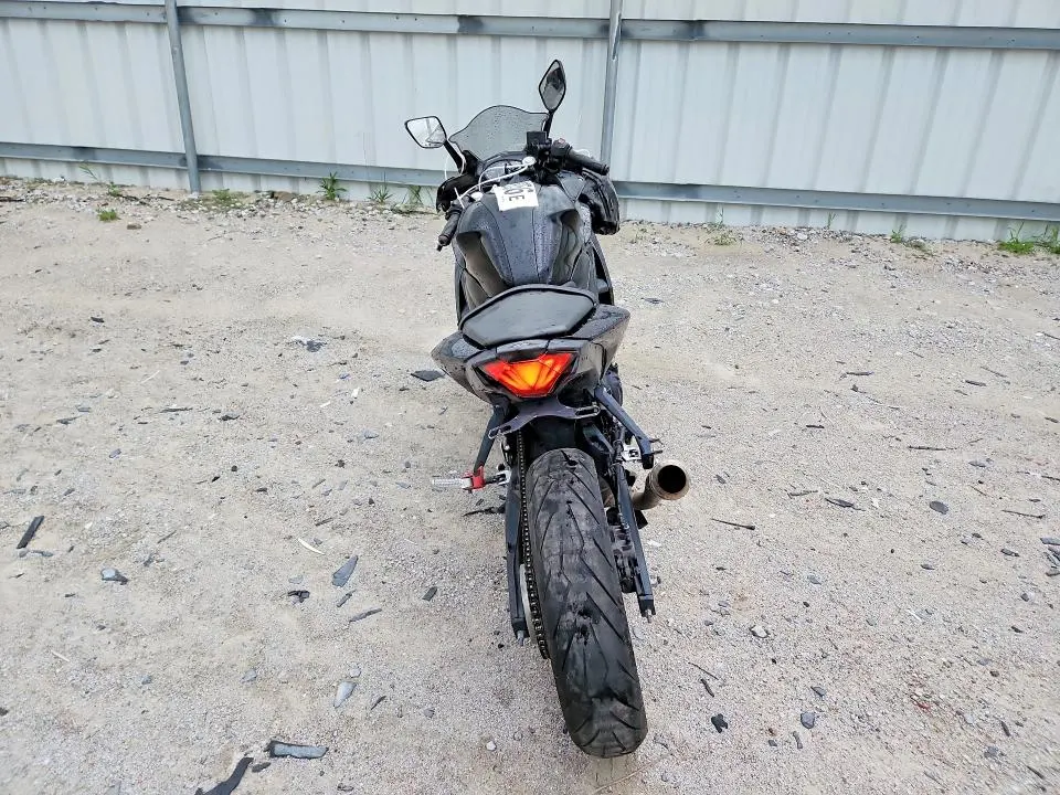 YAMAHA YZF600 2015