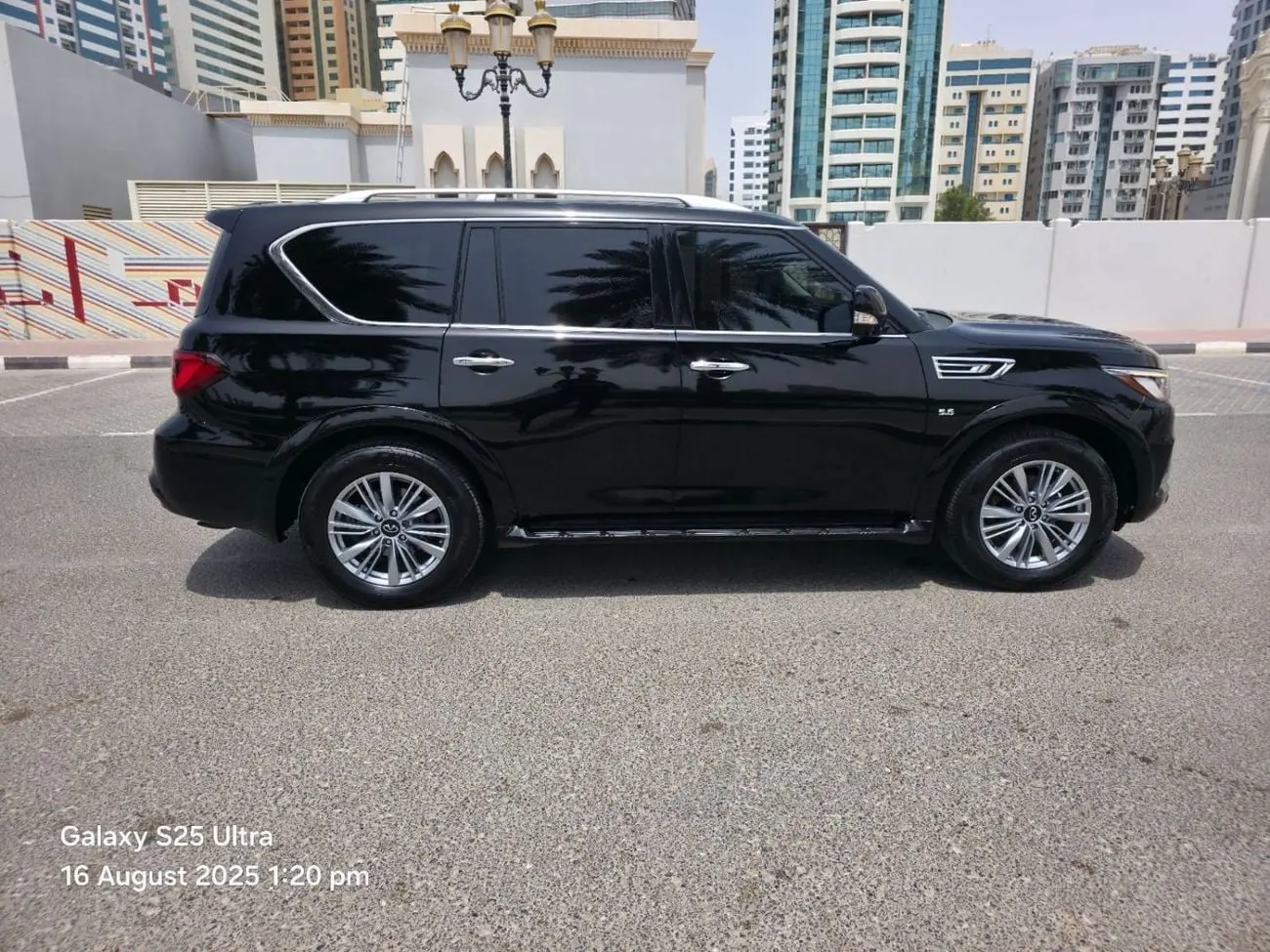Infiniti QX80 2020