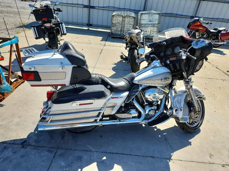 HARLEY-DAVIDSON FL 2009