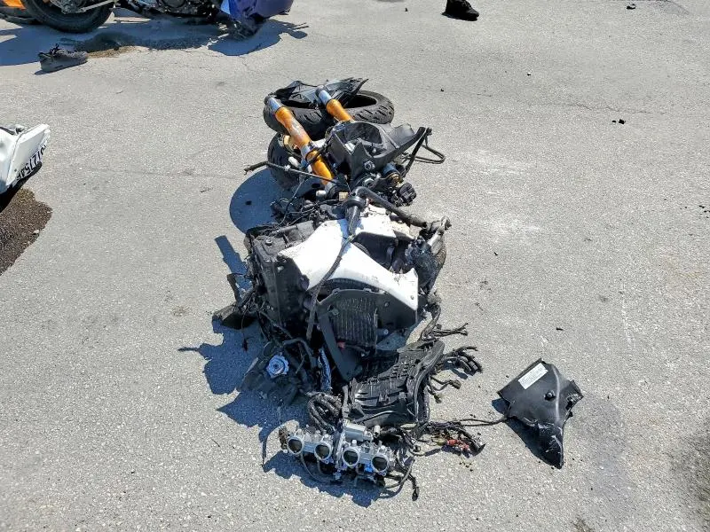 YAMAHA YZF1000 2022