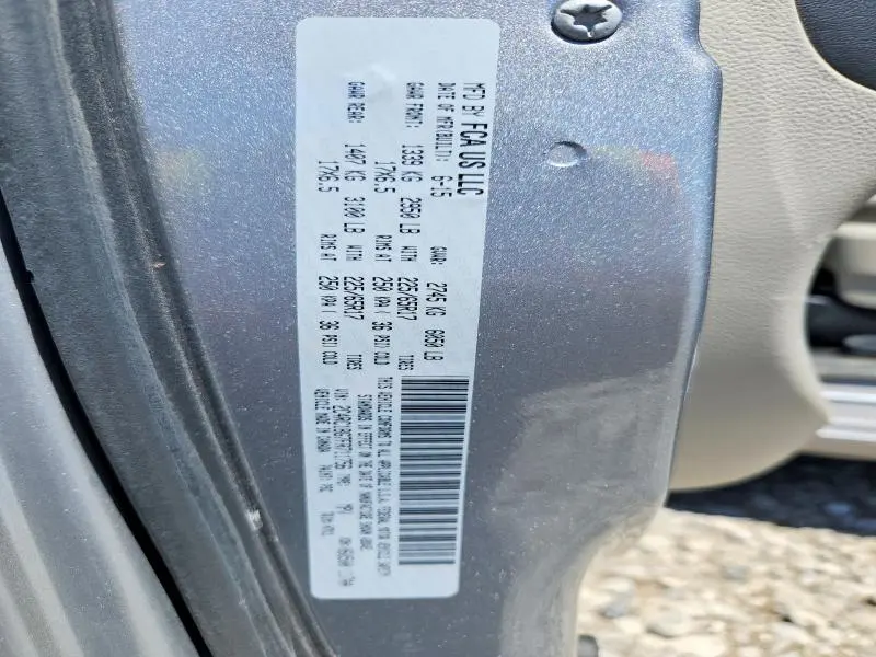 CHRYSLER MINIVAN 2015 VIN 2C4RC1BG7FR711756