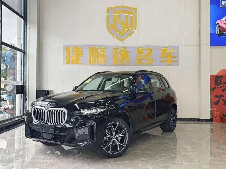 BMW X5 2026 2026款 xDrive 30Li 尊享型M运动曜夜套装