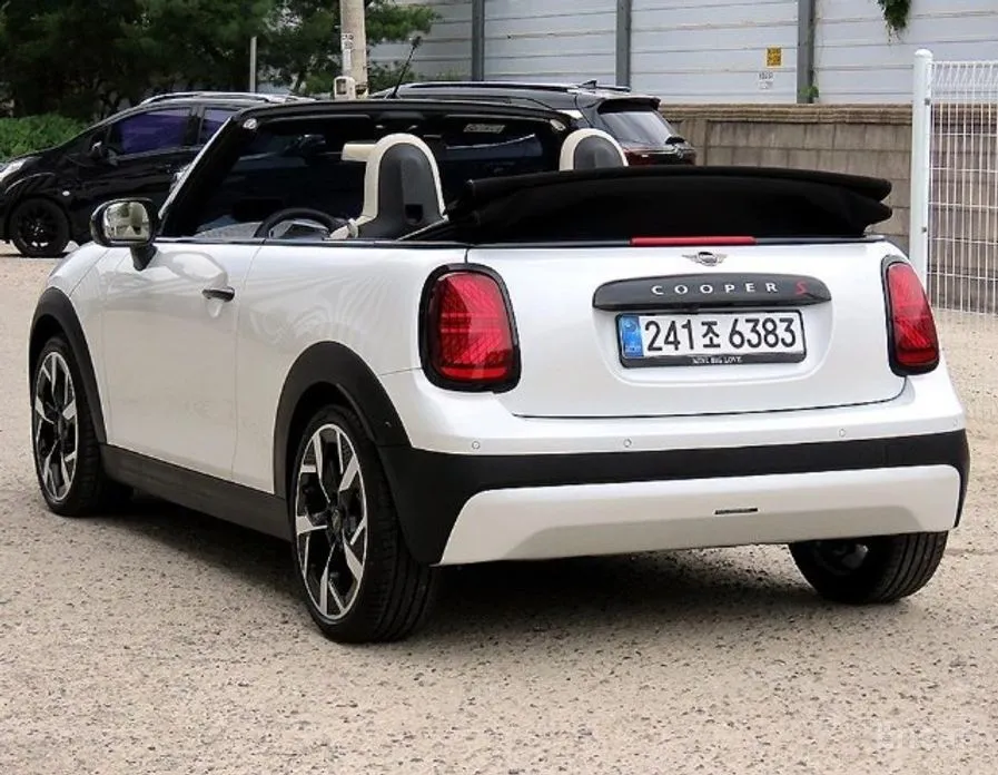 Mini Cooper Convertible 2025 Favoured