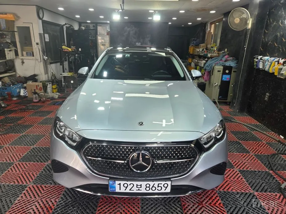 Mercedes-Benz E-Class 2024 E200 Avantgarde