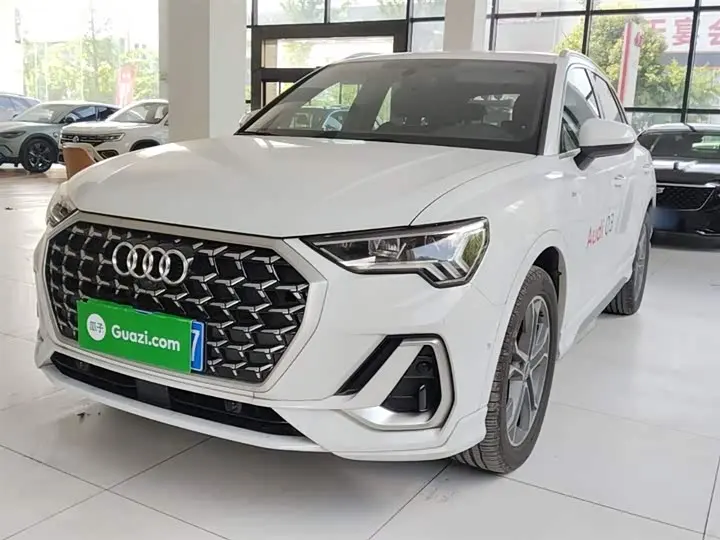 Audi Q3 2025 2025款 45周年典藏版 40TFSI 时尚动感型