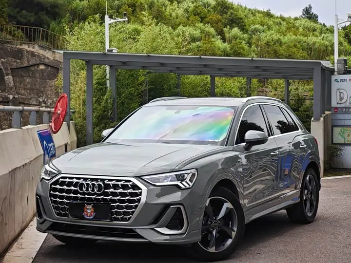 Audi Q3 2024 2024款 35 TFSI RS套件燃速型