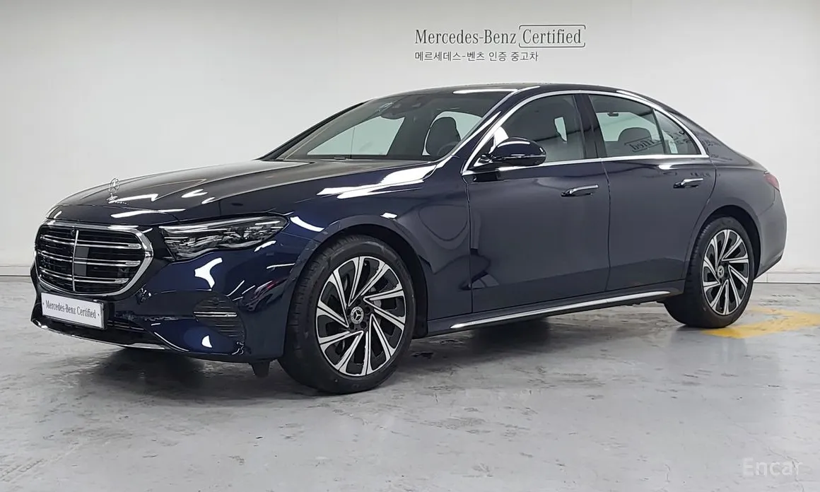 Mercedes-Benz E-Class 2024 E300 4MATIC Exclusive