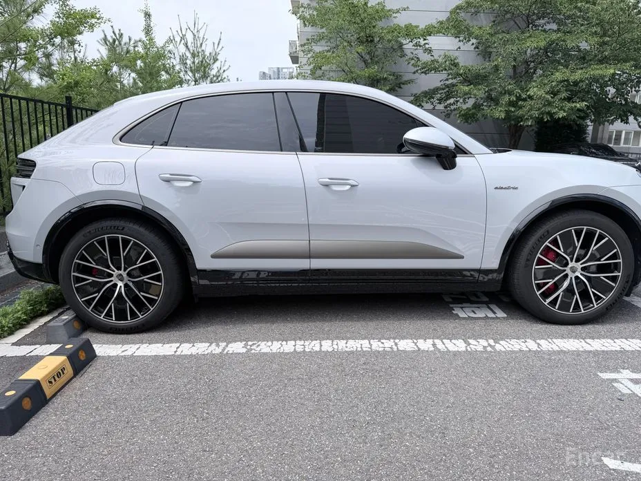 Porsche Macan 2024 Turbo