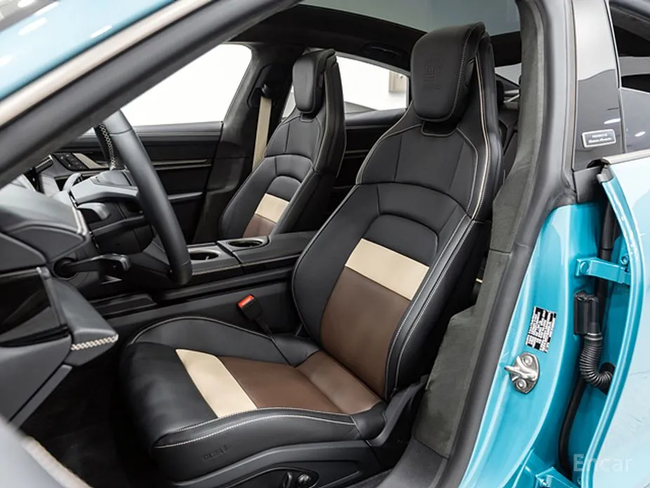 Porsche Taycan 2020 Turbo