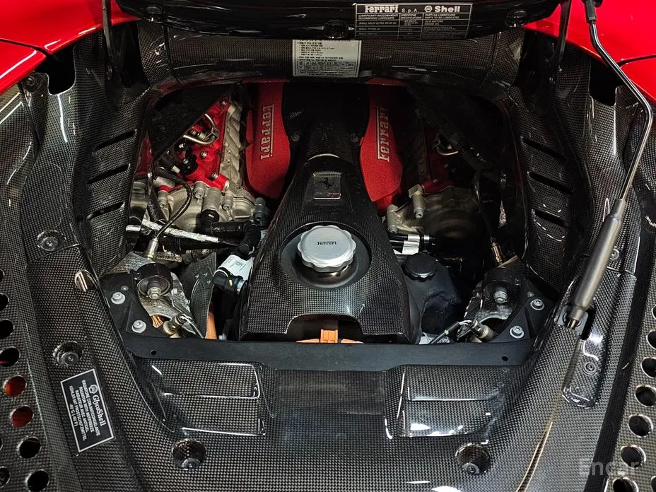 Ferrari SF90 2021 4.0