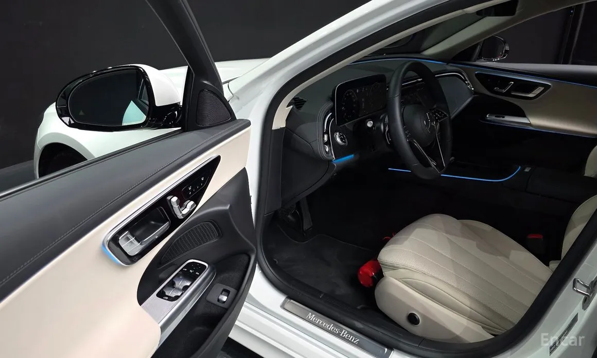 Mercedes-Benz E-Class 2024 E200 Avantgarde