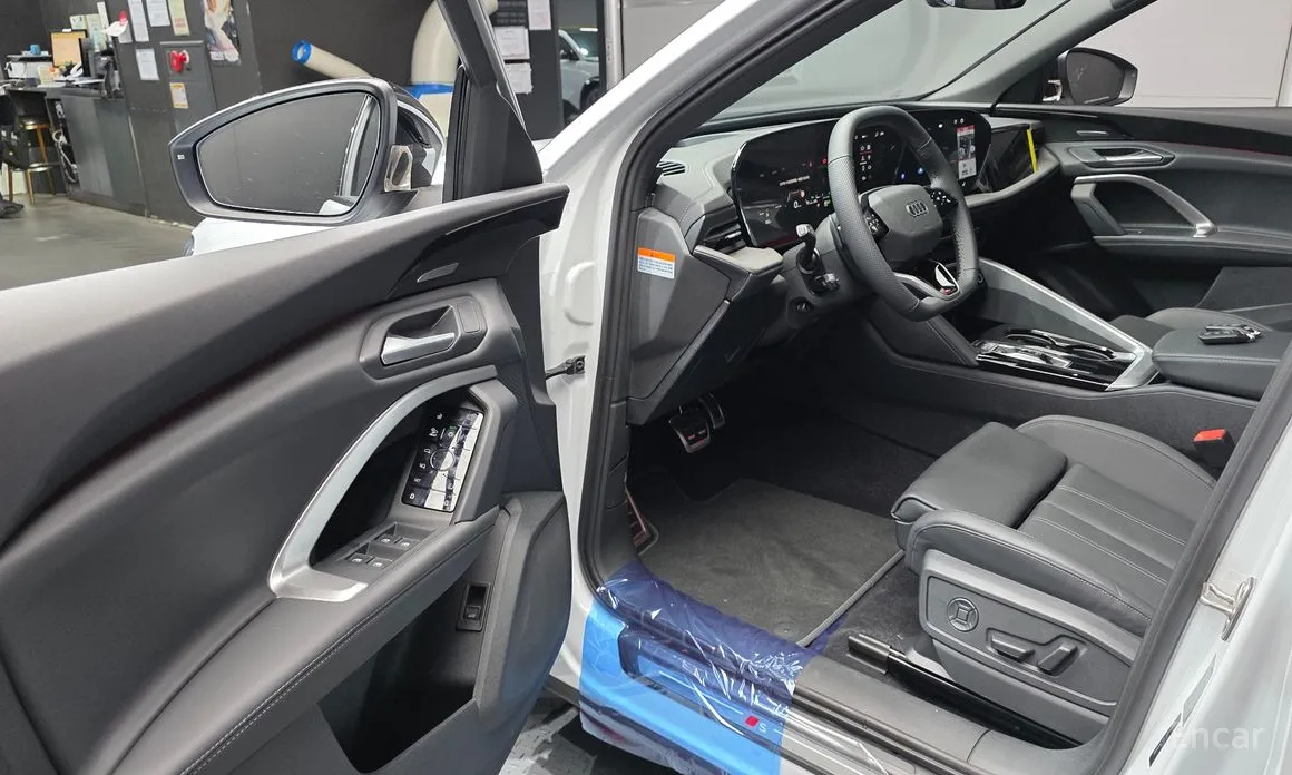 Audi Q5 2025 40 TDI Quattro S Line Black Edition
