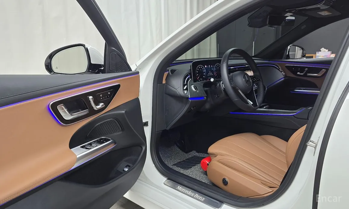 Mercedes-Benz E-Class 2024 E200 Avantgarde