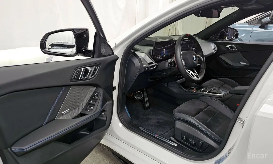 BMW 1 Series 2025 M135 xDrive Pro First Edition