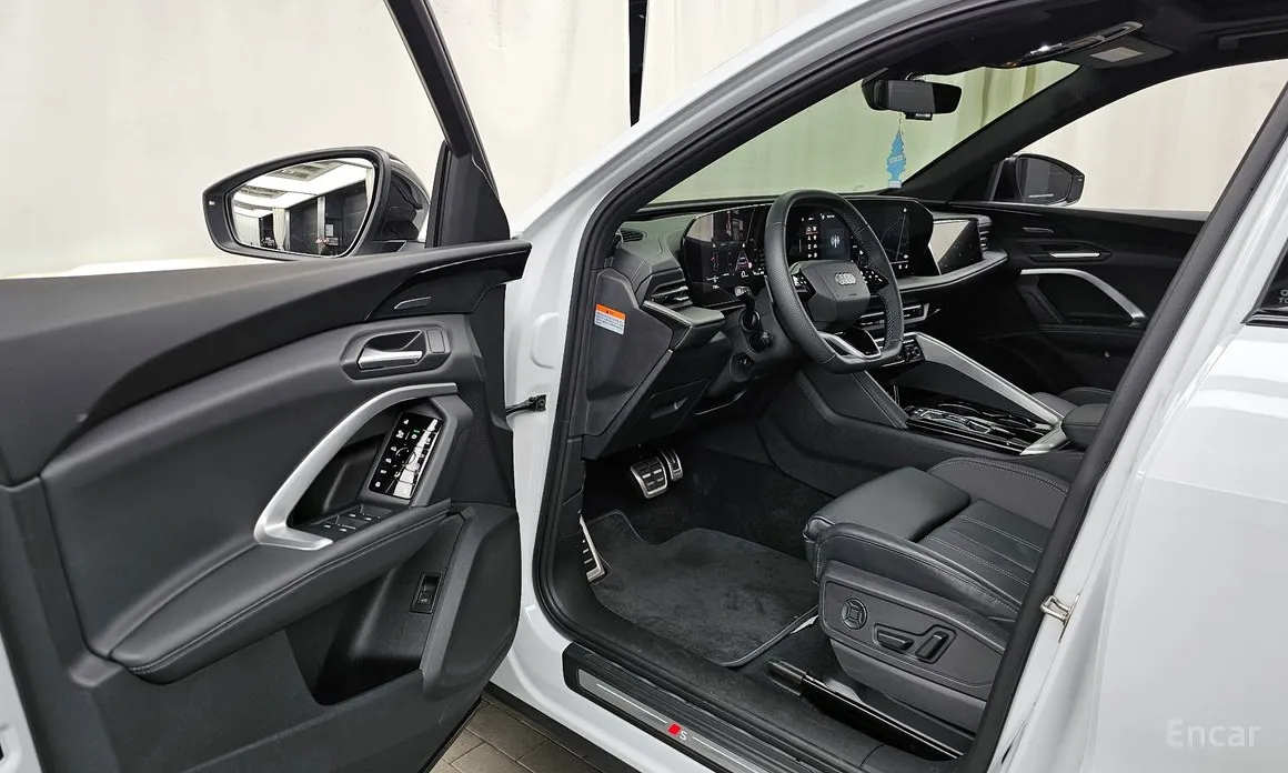 Audi Q5 2025 40 TDI Quattro S Line Black Edition