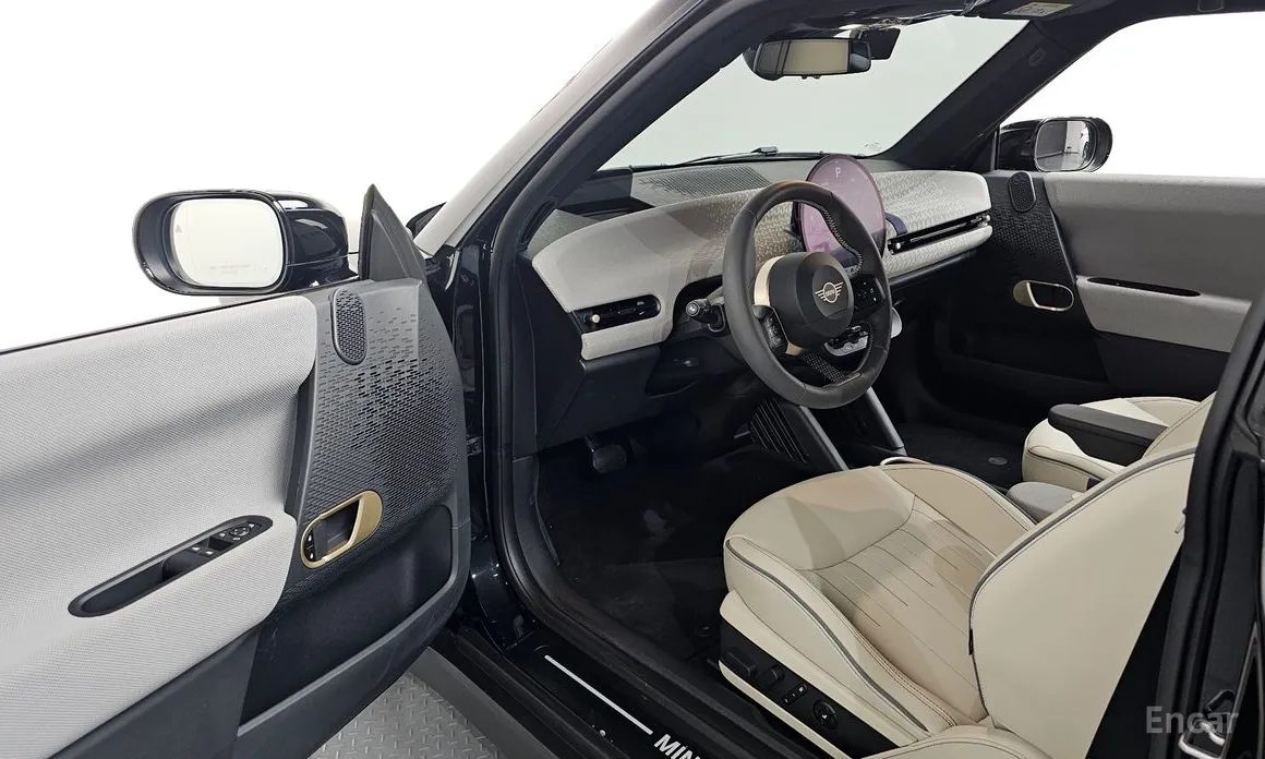 Mini Cooper 2025 SE Favoured