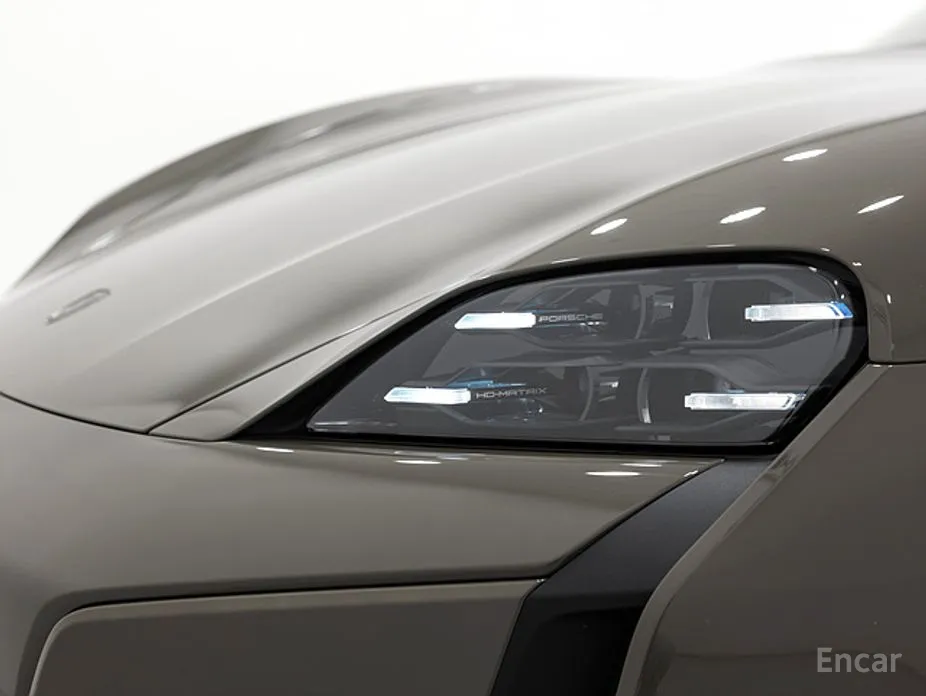 Porsche Taycan 2020 Turbo