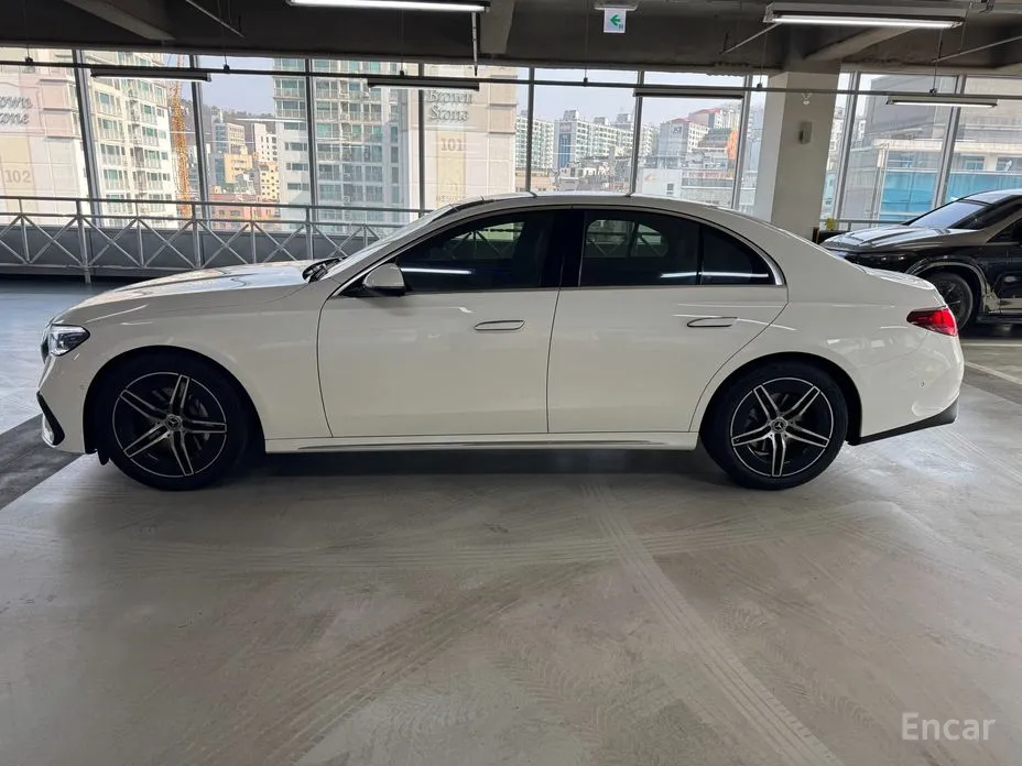 Mercedes-Benz E-Class 2024 E300 4MATIC AMG Line