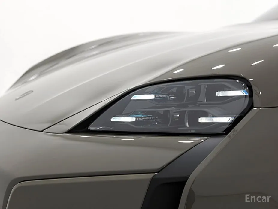 Porsche Taycan 2020 Turbo