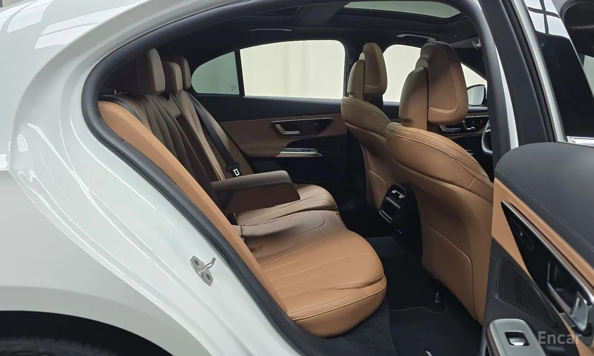 Mercedes-Benz E-Class 2024 E200 AMG Line