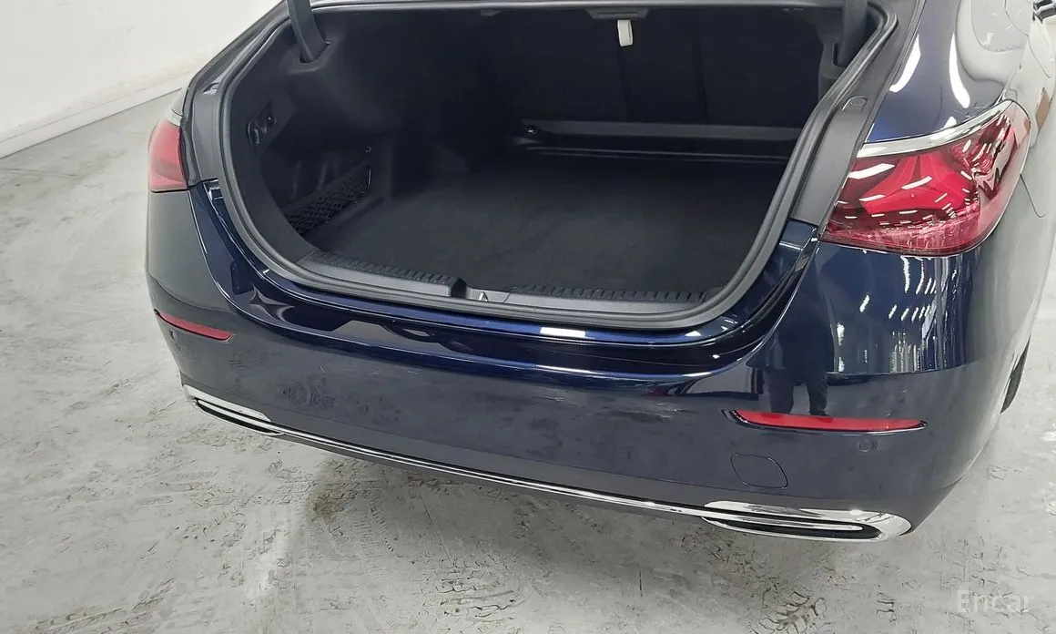 Mercedes-Benz E-Class 2024 E300 4MATIC Exclusive