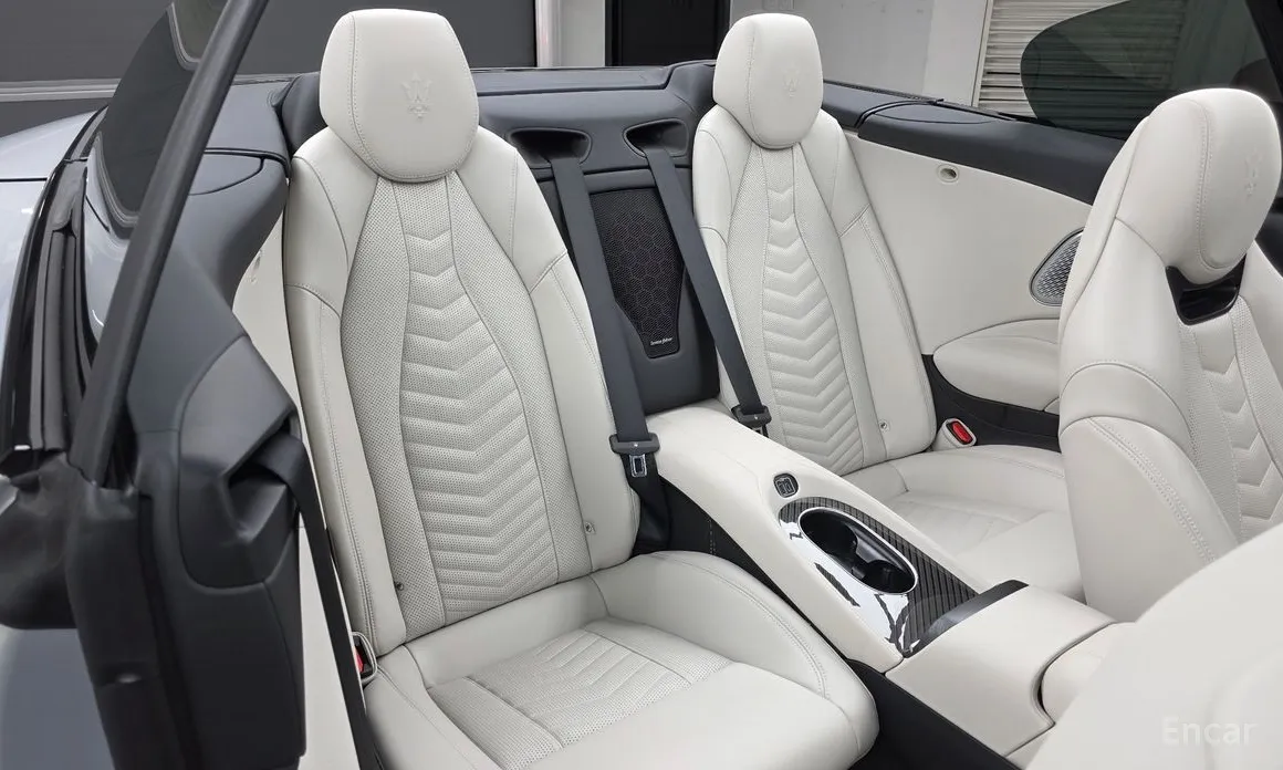 Maserati GranCabrio 2024 3.0 V6 Trofeo