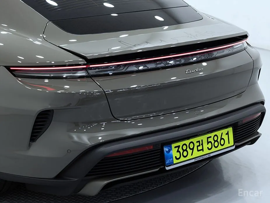 Porsche Taycan 2020 Turbo