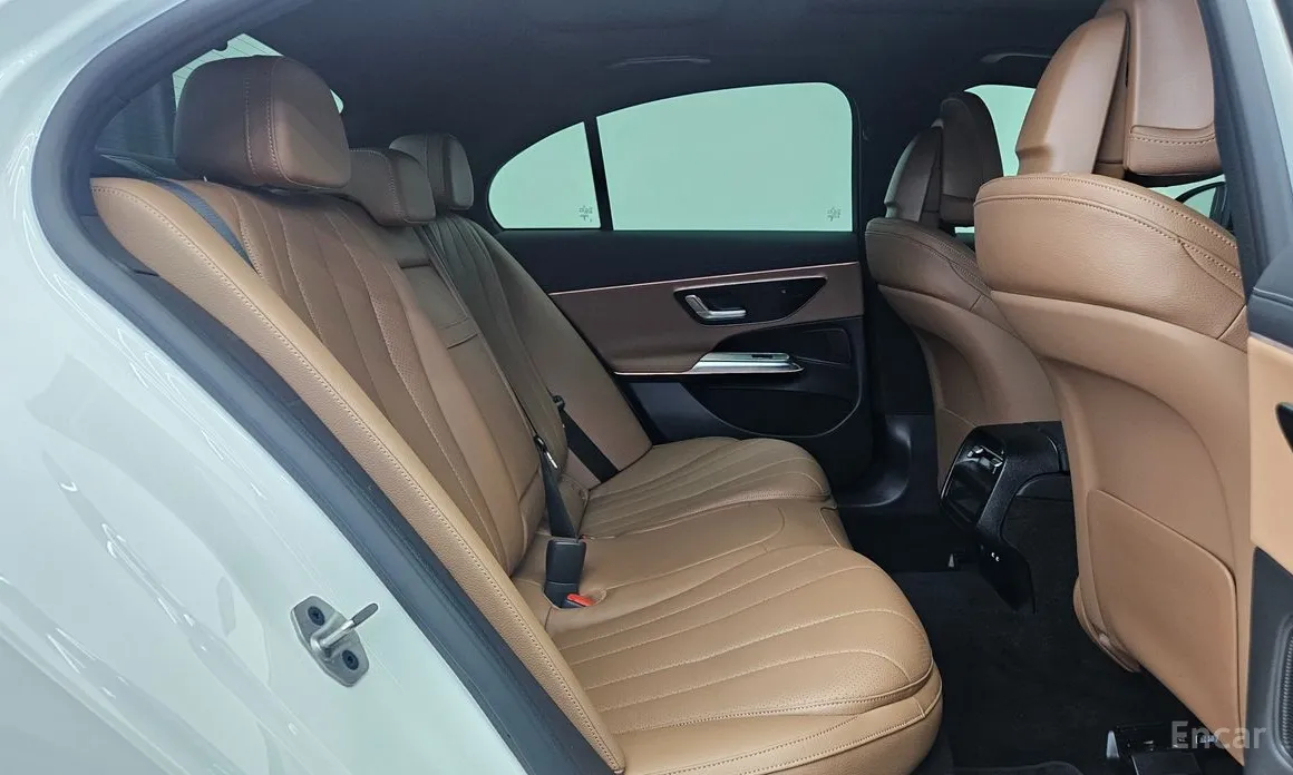 Mercedes-Benz E-Class 2024 E200 Avantgarde