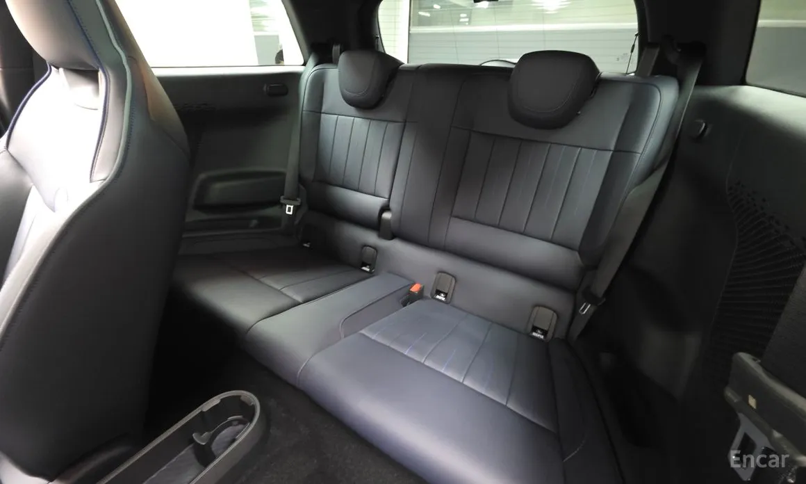 Mini Cooper 2025 SE Favoured