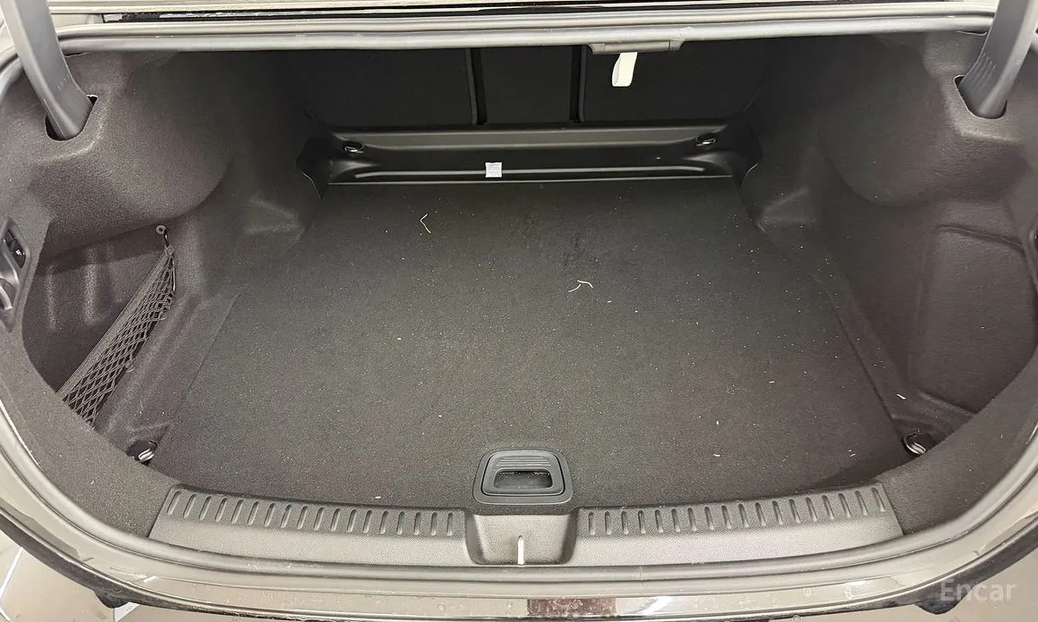 Mercedes-Benz E-Class 2024 E300 4MATIC Exclusive