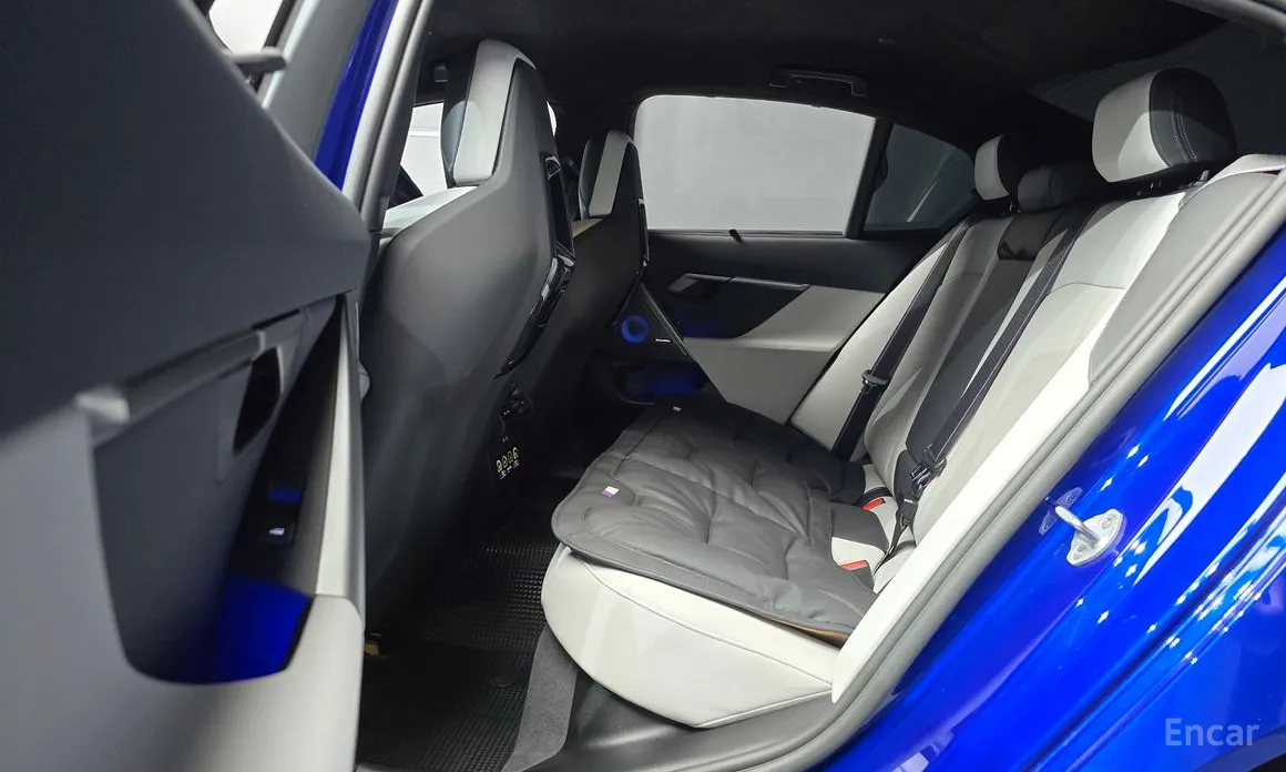 BMW M5 2024 M5 Sedan