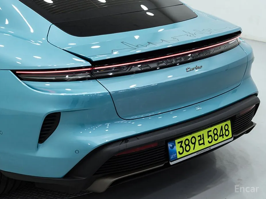 Porsche Taycan 2020 Turbo