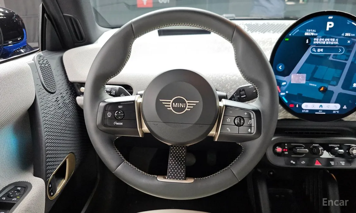 Mini Cooper 2025 SE Favoured