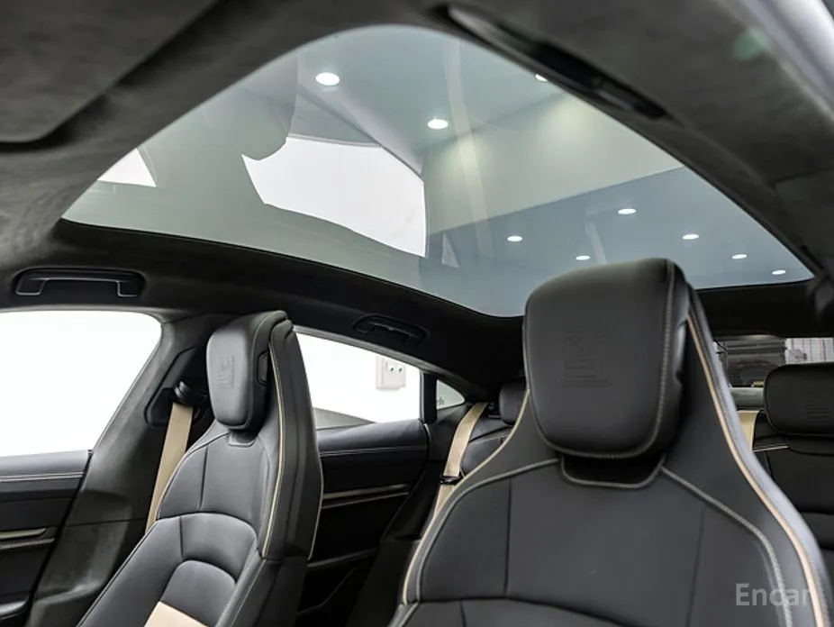 Porsche Taycan 2020 Turbo