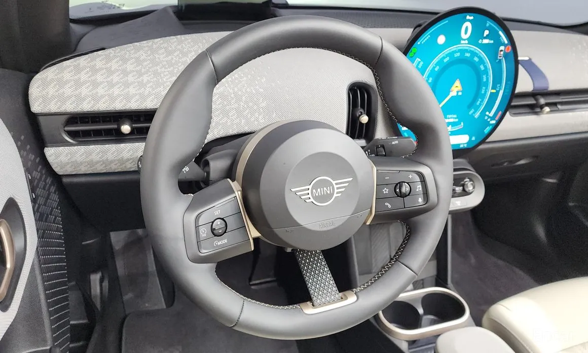 Mini Cooper Convertible 2025 Favoured