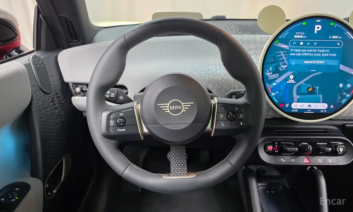 Mini Cooper 2025 SE Favoured