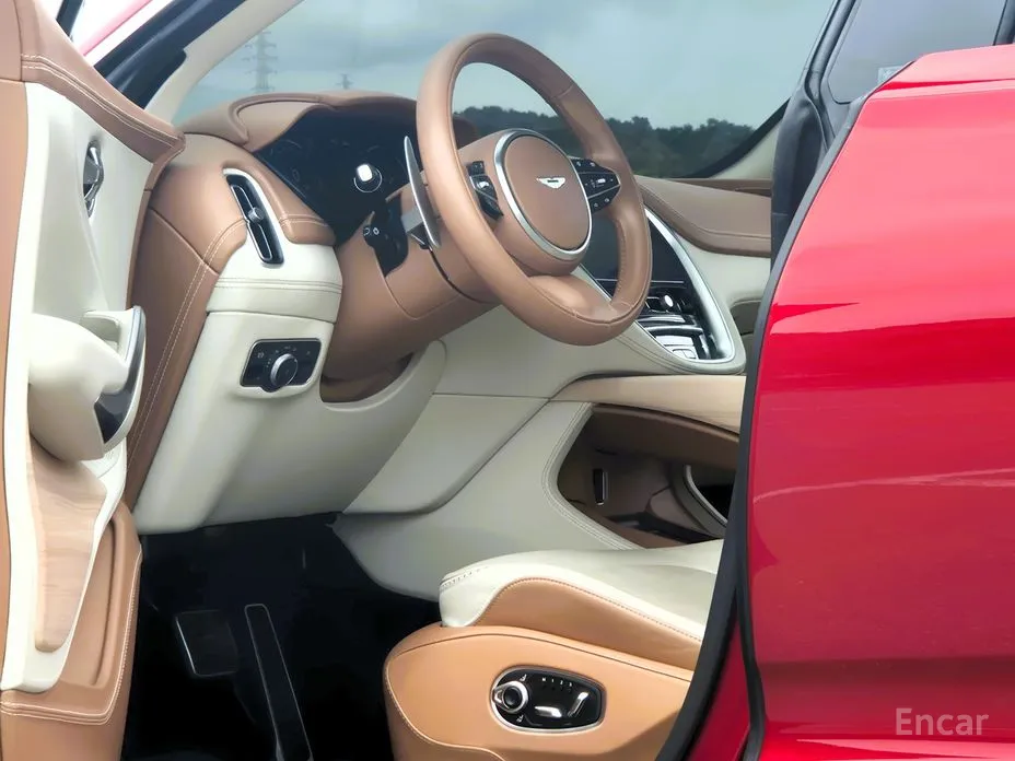 Aston Martin DBX 2020 4.0 V8