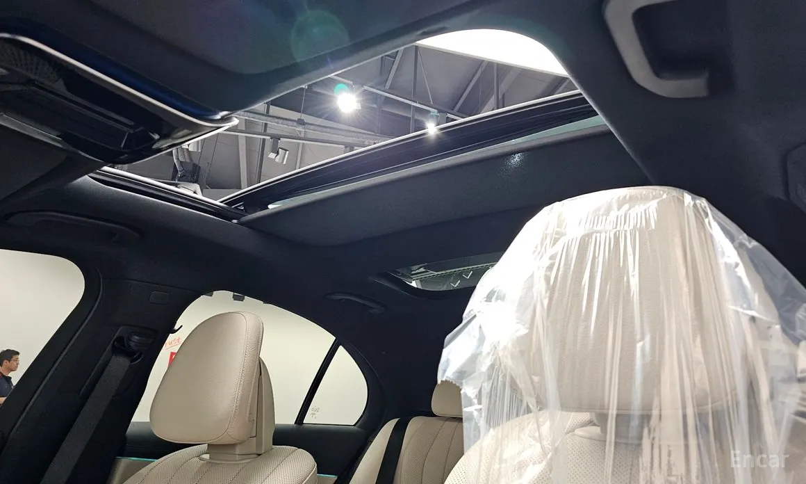 Mercedes-Benz E-Class 2024 E300 4MATIC AMG Line