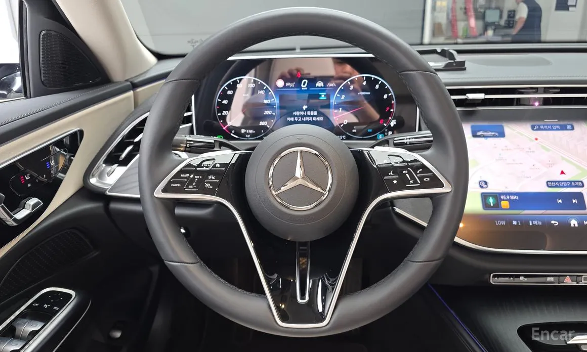 Mercedes-Benz E-Class 2024 E200 Avantgarde
