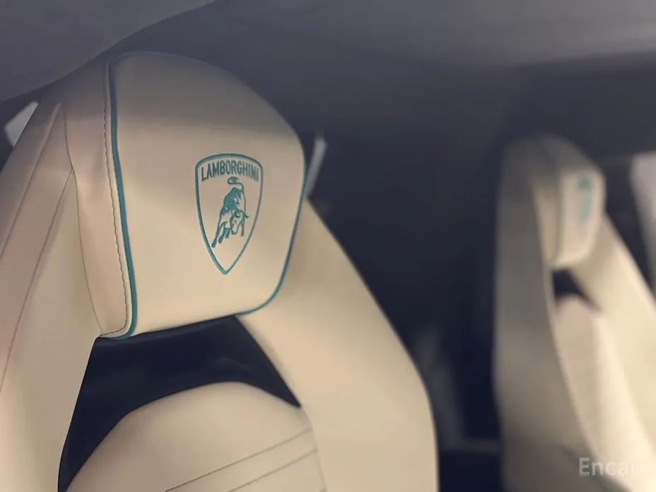 Lamborghini Revuelto 2025 6.5 V12