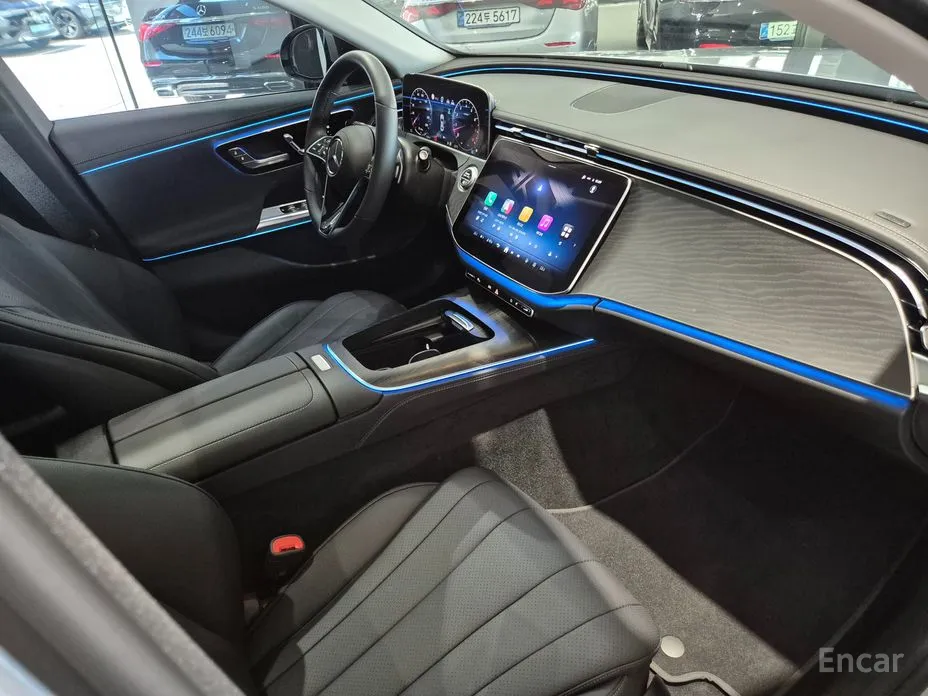 Mercedes-Benz E-Class 2024 E200 Avantgarde