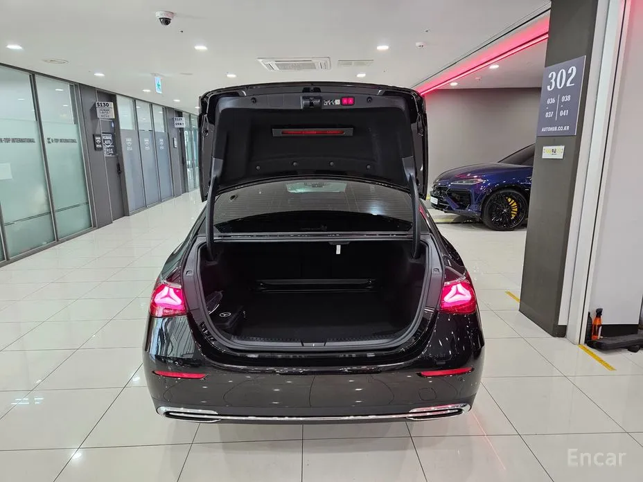Mercedes-Benz E-Class 2024 E220d 4MATIC Exclusive