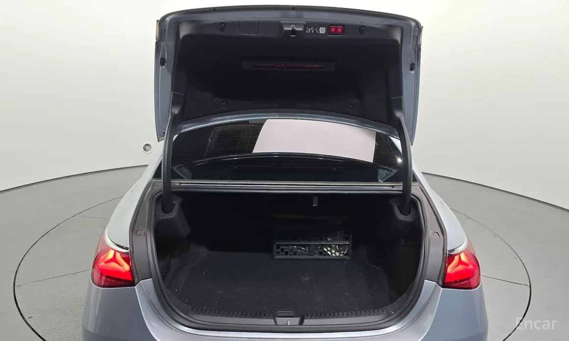 Mercedes-Benz E-Class 2024 E200 Avantgarde