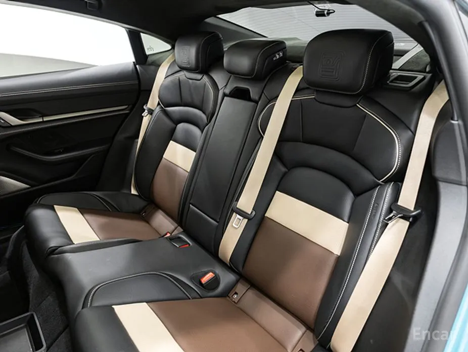 Porsche Taycan 2020 Turbo