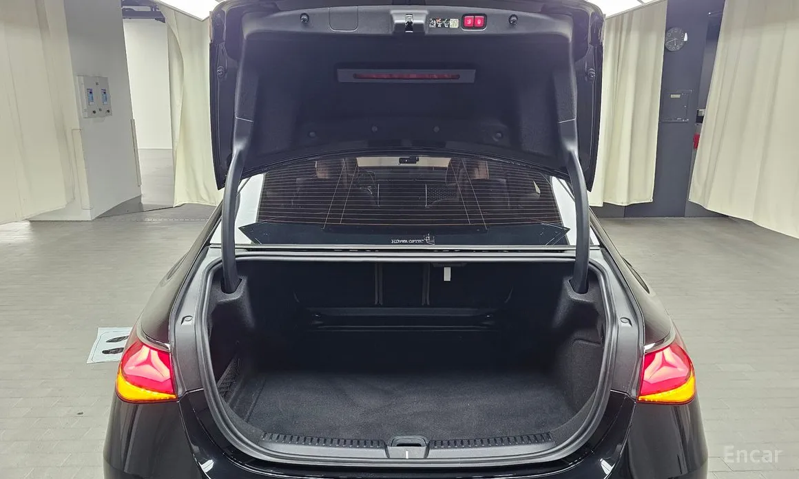 Mercedes-Benz E-Class 2024 E220d 4MATIC Exclusive