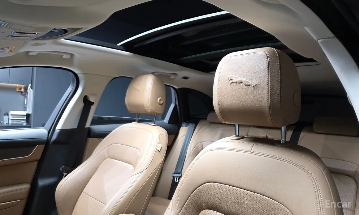 Jaguar F-Pace 2016 P 250 SE