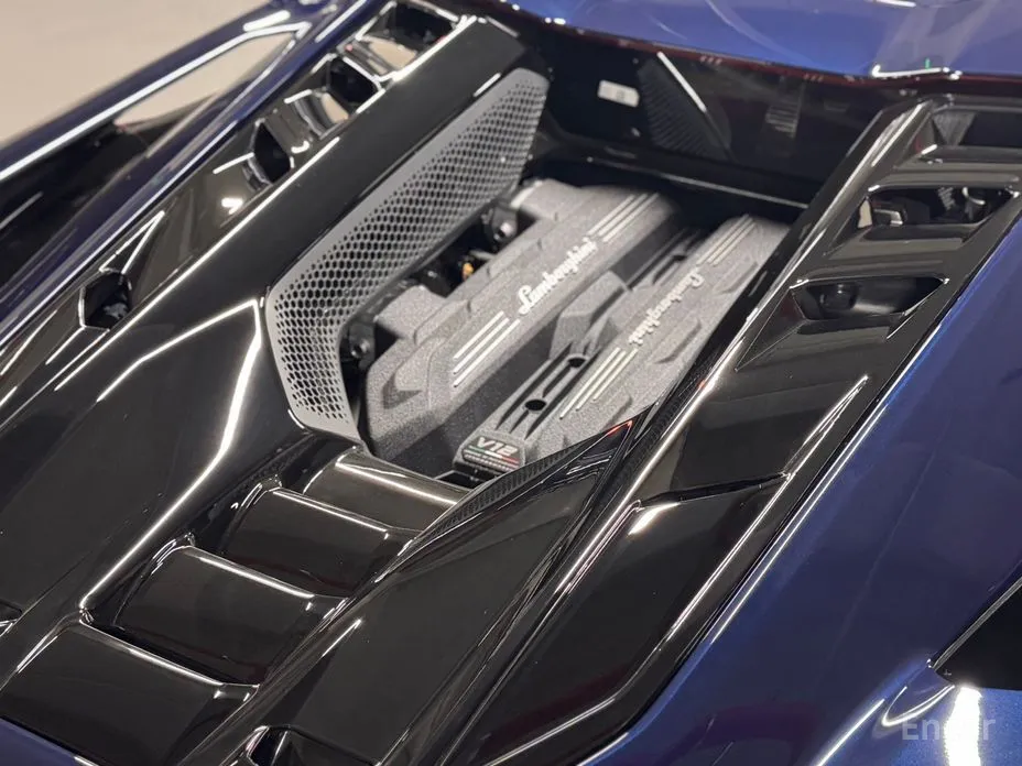 Lamborghini Revuelto 2025 6.5 V12