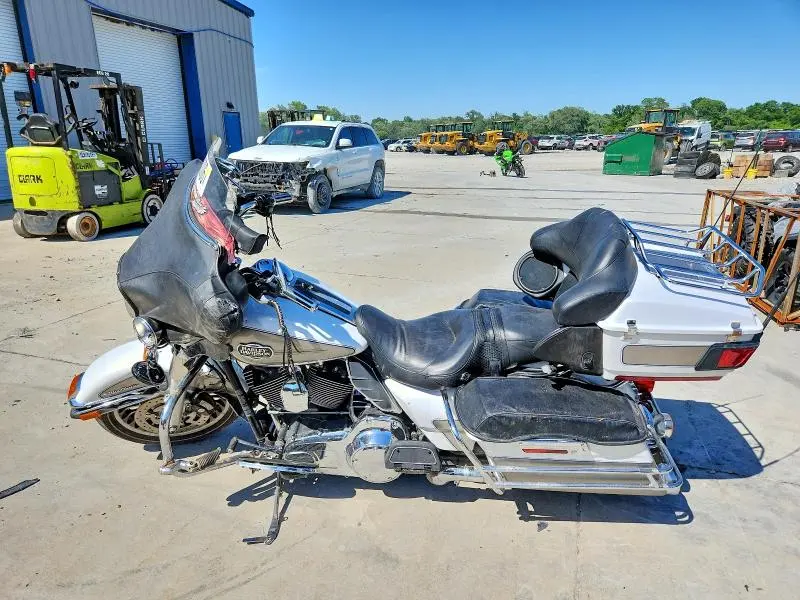 HARLEY-DAVIDSON FL 2009