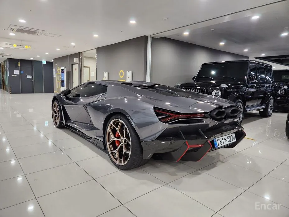 Lamborghini Revuelto 2025 6.5 V12